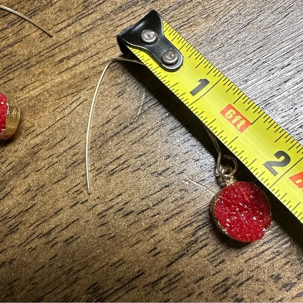 Gold red sparkle druzy like stone drop earrings half hoop - Picture 2 of 2